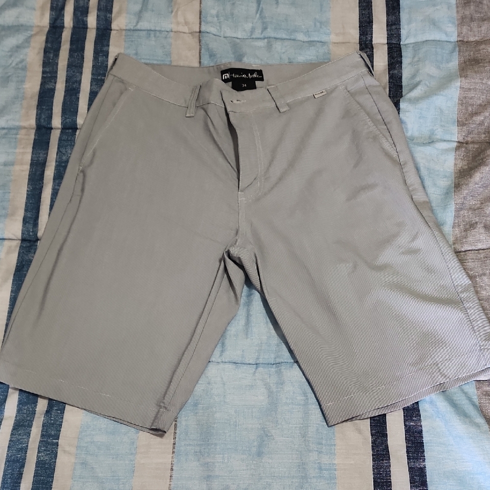 Travis Mathew Men's Gray Shorts 34
